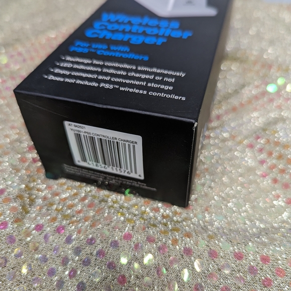 Charger dock for ps 5 wireless controllers - Picture 3 of 7